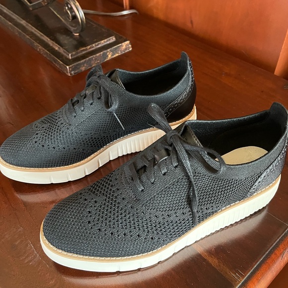 Cole Haan Shoes - Cole Haan Black Knit Lace-Up Flats with White Sole and Tan Trim 6.5 GUC women’s